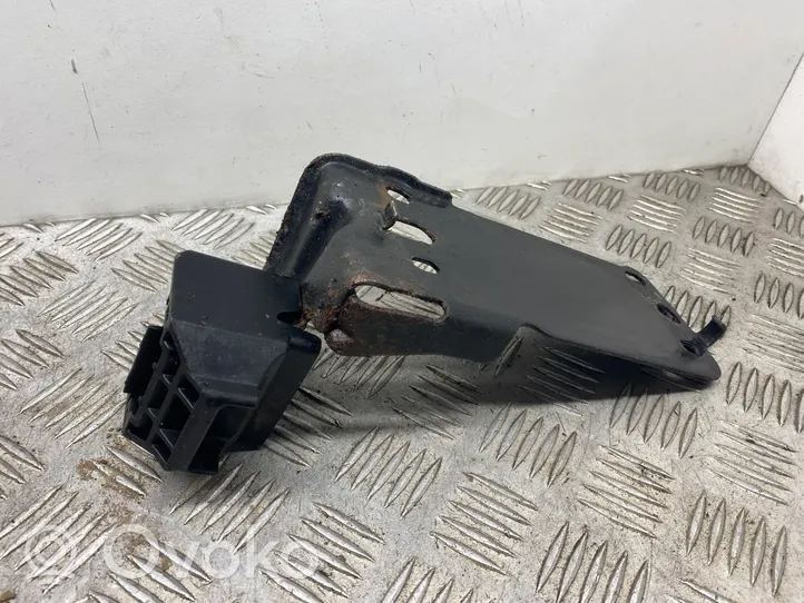 BMW 3 E90 E91 Staffa di montaggio del radiatore 7117811