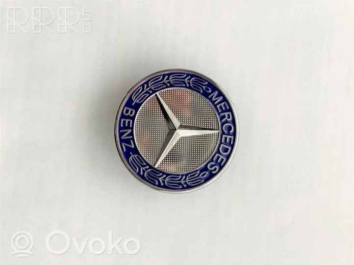 Mercedes-Benz C W203 Logo, emblème, badge A2048170616