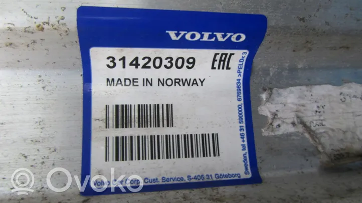 Volvo XC60 Belka zderzaka przedniego 