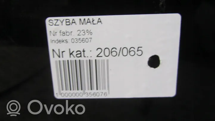 Opel Vivaro Takalasi/takaikkuna 