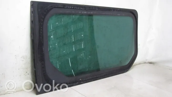 Opel Vivaro Loading door trunk window/glass 