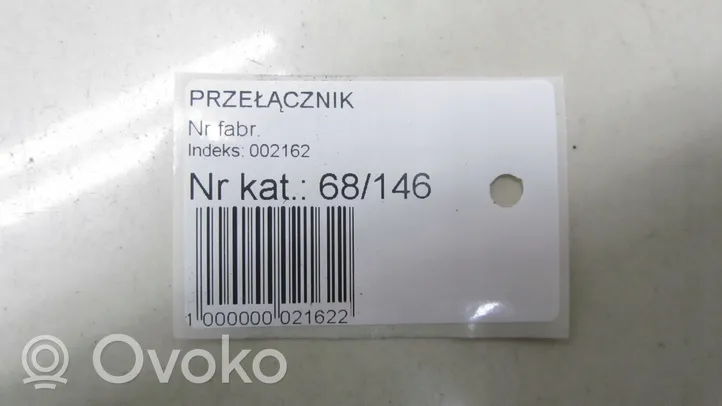 Honda CR-V Przełącznik / Przycisk otwierania klapy bagażnika 