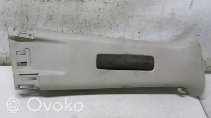 Honda CR-V B-pilarin verhoilu (yläosa) 