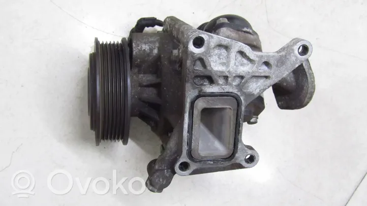 Opel Zafira C Water pump 55490715