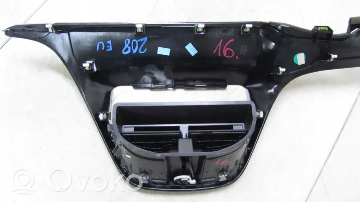 Peugeot 208 Console centrale 