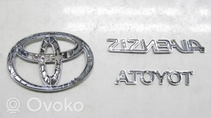 Toyota Avensis T270 Ražotāja plāksnīte / modeļa burti 