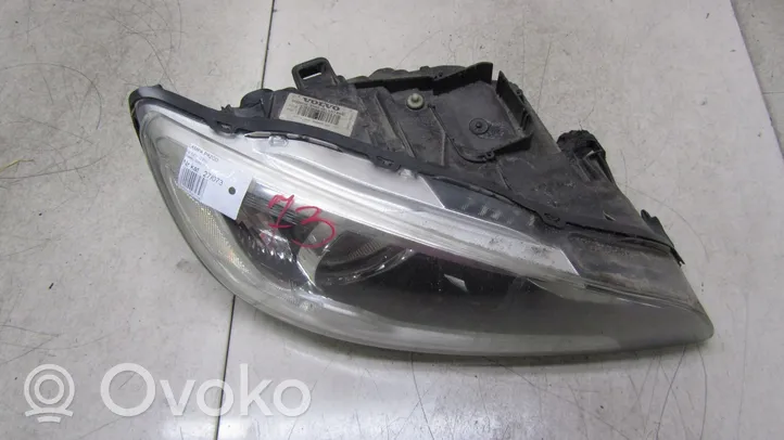 Volvo S60 Lampa przednia 