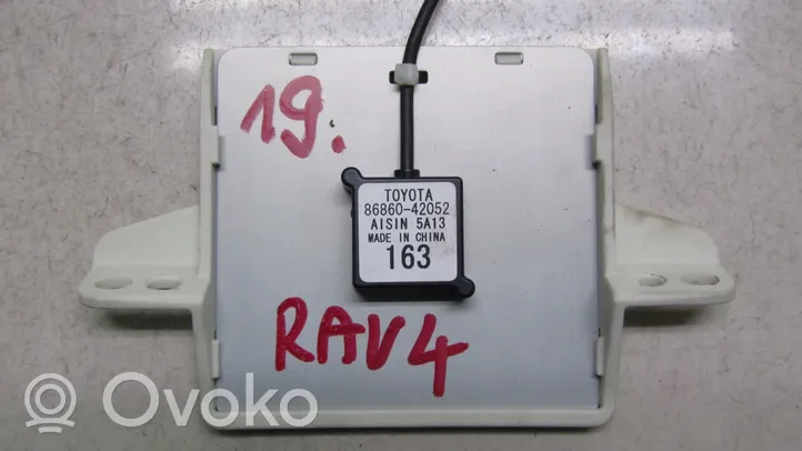 Toyota RAV 4 (XA40) Antenna GPS 8686042052