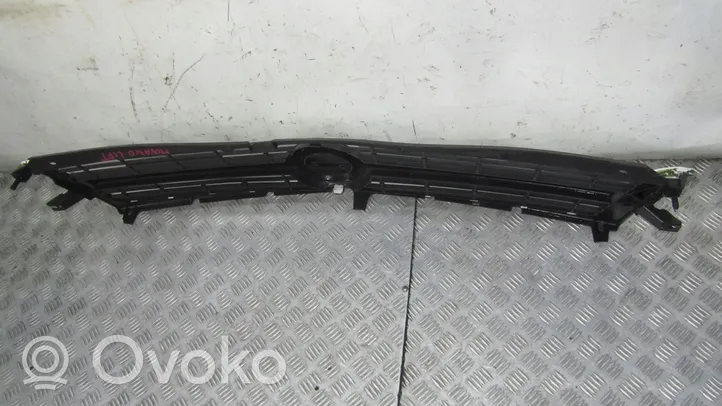 Opel Movano B Front bumper upper radiator grill 