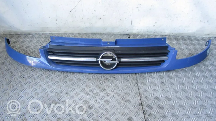 Opel Vivaro Etupuskurin ylempi jäähdytinsäleikkö 8200044873