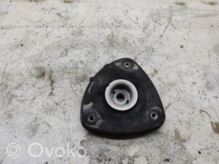 Volvo XC40 Supporto per montante superiore anteriore 32221003