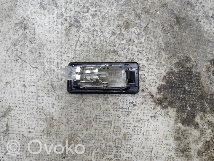 Skoda Octavia Mk3 (5E) Lampa oświetlenia tylnej tablicy rejestracyjnej 5N0943021B