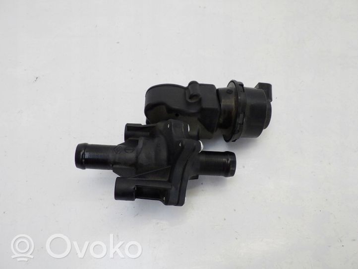 Nissan Qashqai J12 Boîtier de thermostat / thermostat 922306682R