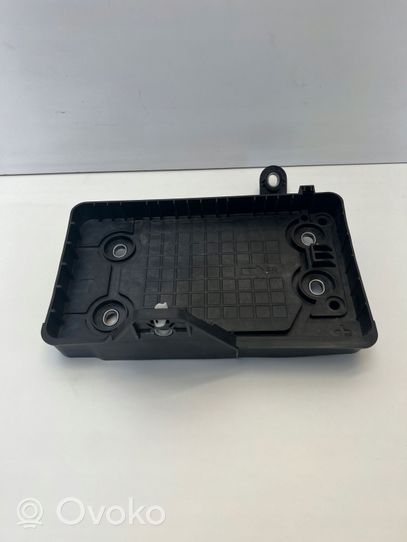 Nissan Qashqai J12 Boîte de batterie 123451