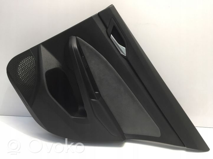 Volkswagen Golf VIII Rivestimento del pannello della portiera posteriore 5H6867212