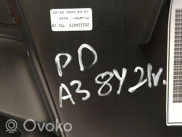 Audi A3 8Y Boczki / Poszycie drzwi przednich 8Y0867118