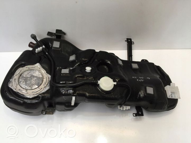 Volvo XC40 Serbatoio del carburante 032203705