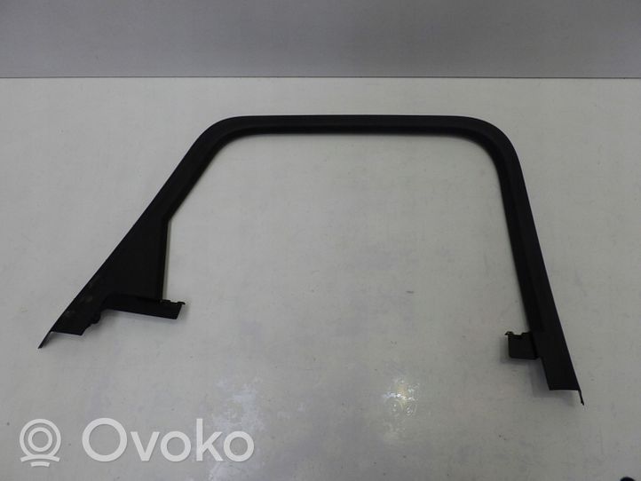 Audi Q3 F3 Moulures des vitres de la porte arrière 83A867671