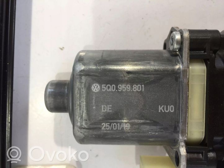 Audi Q2 - Elektryczny podnośnik szyby drzwi tylnych 81A839461