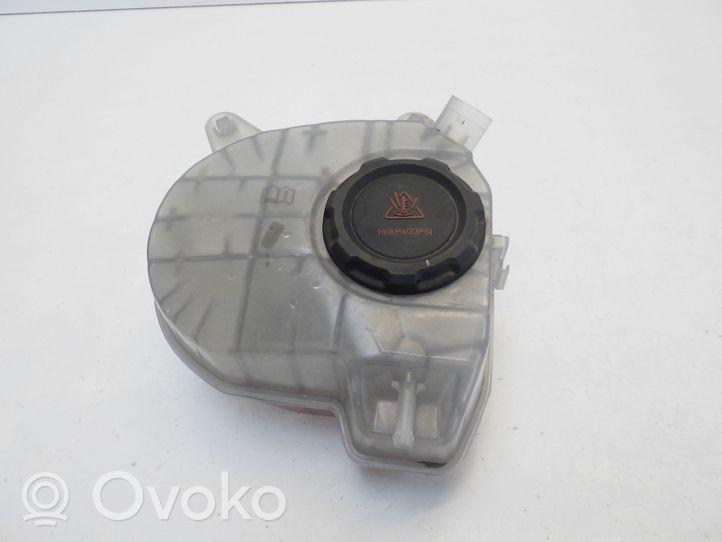 Audi Q3 F3 Serbatoio di compensazione del liquido refrigerante/vaschetta 5WA121407G