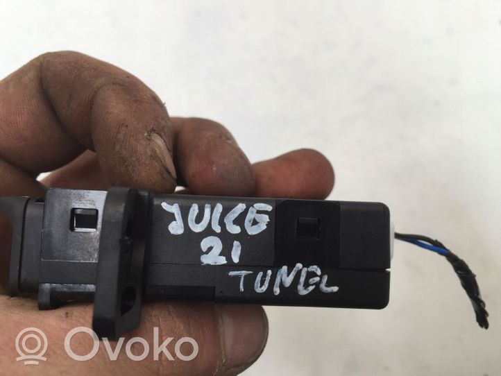 Nissan Juke II F16 Gniazdo / Złącze USB CBC0033030010