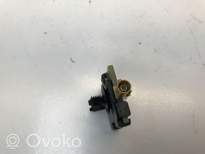 Mercedes-Benz B W247 Antennenverstärker Signalverstärker A1779052902