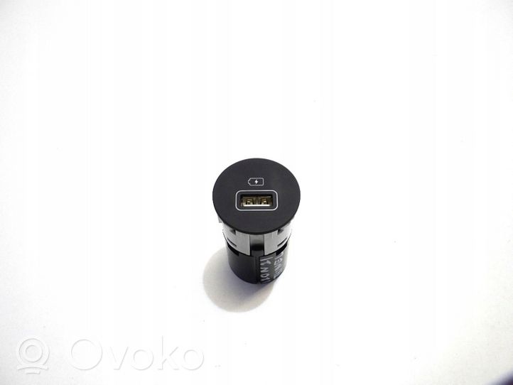 Hyundai i20 (BC3 BI3) Connecteur/prise USB 96125Q0500