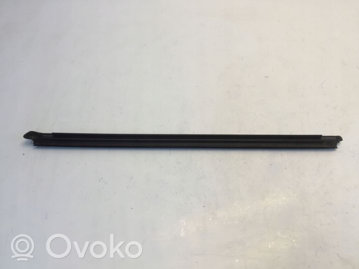 Honda Jazz IV GR Moulures des vitres de la porte avant TIA1517H