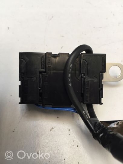 Lexus UX Relay mounting block 8999730100