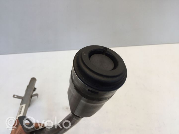 Volvo XC40 Tubo e bocchettone per riempimento serbatoio del carburante 32139692