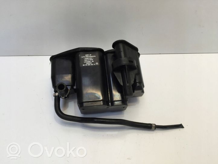 Mercedes-Benz SLC R172 Serbatoio a carbone attivo per il recupero vapori carburante A1724700300