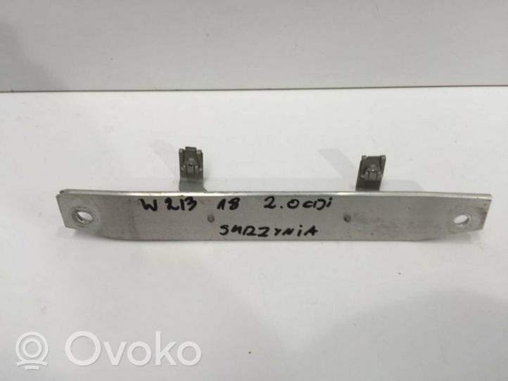 Mercedes-Benz E W238 Supporto di montaggio scatola del cambio A2056190025