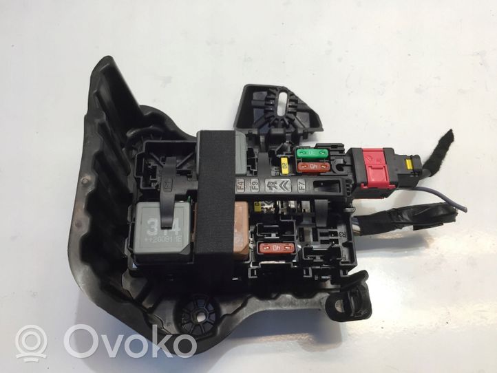 Citroen C4 III e-C4 Modulo fusibile 9806192580