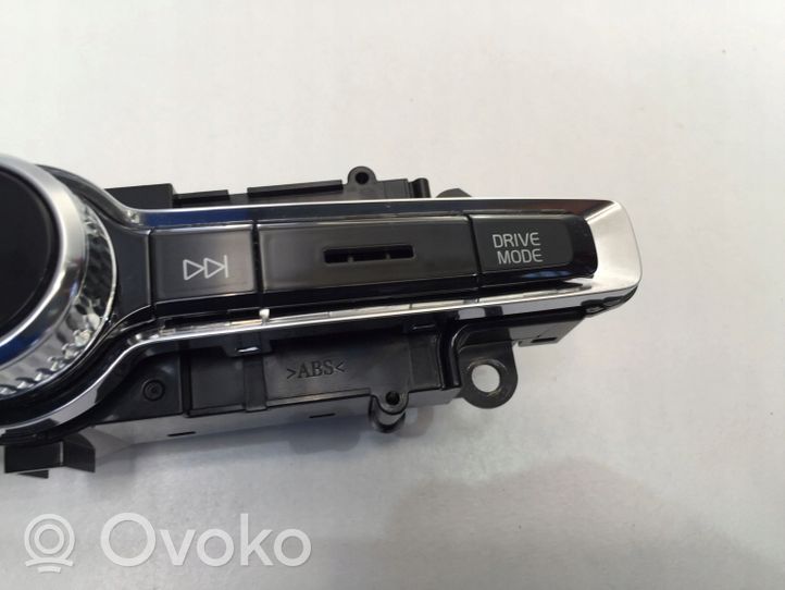 Volvo XC40 Controllo multimediale autoradio P31456672