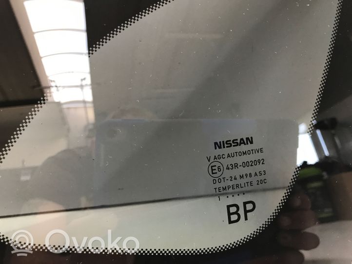 Nissan Qashqai J12 Fenêtre latérale avant / vitre triangulaire 