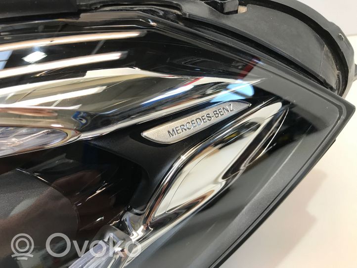 Mercedes-Benz GLA H247 Lampa przednia A2479064305