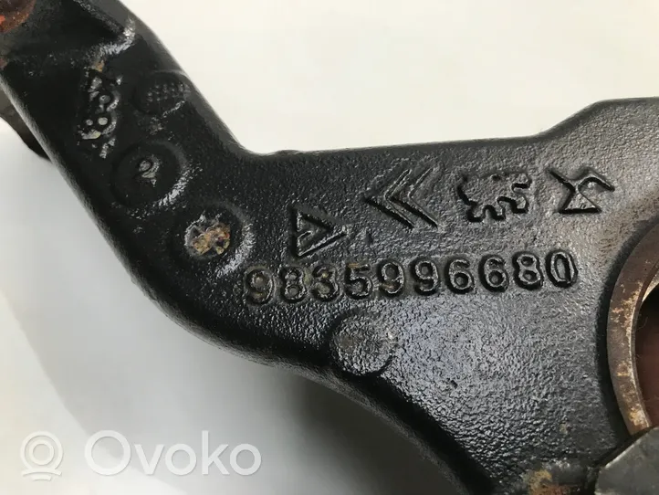 Citroen C5 X Wspornik / Mocowanie łożyska podpory wału napędowego 9835996680