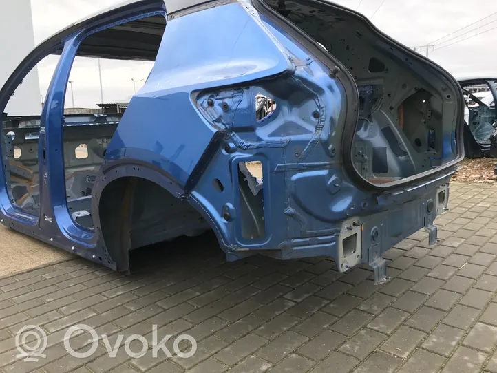 Volvo XC40 Ćwiartka tylna 