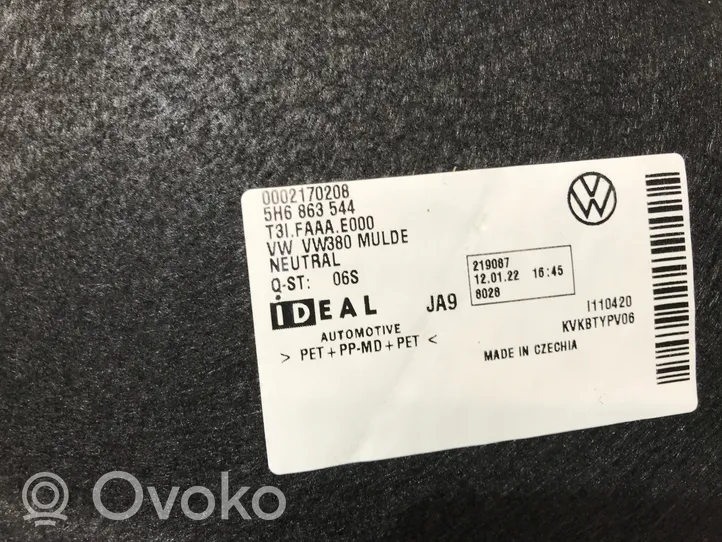 Volkswagen Golf VIII Wykładzina podłogowa bagażnika 5H6863544