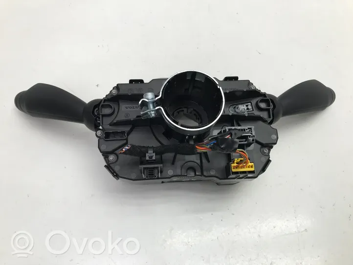 Volvo XC40 Manetka / Przełącznik kierunkowskazów wycieraczek 32266827