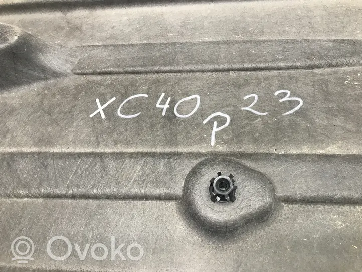 Volvo XC40 Osłona boczna podwozia 