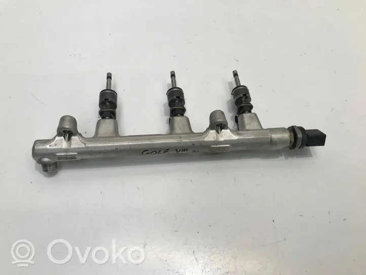 Volkswagen Golf VIII Tuyau de conduite principale de carburant 05C133320A