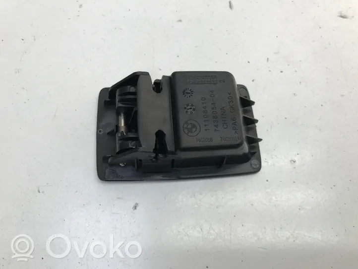 BMW iX3 G08 Sėdynės nugaros atramos atlenkimo rankenėlė 7436054