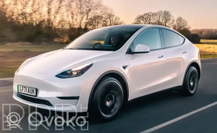 Tesla Model Y Rivestimento del piantone del volante 109928480E