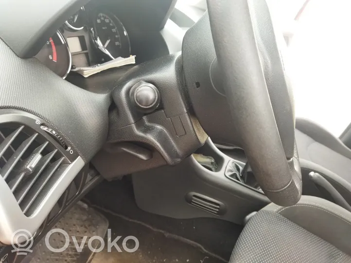 Peugeot 206+ Ohjauspyörän akseli 