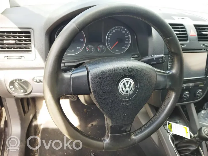 Volkswagen Golf V Ohjauspyörä 