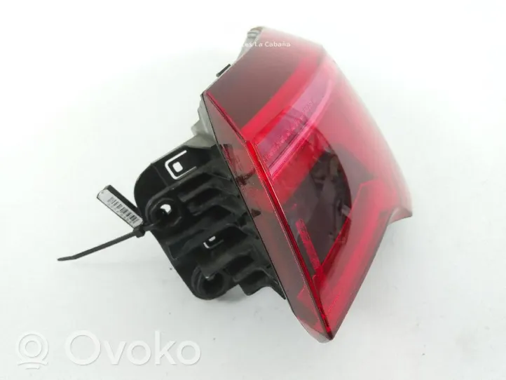 Audi Q3 F3 Lampa tylna 83A945092