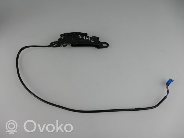 Mercedes-Benz SLK R171 Avattavan katon lukituksen vastakappale 2307901377