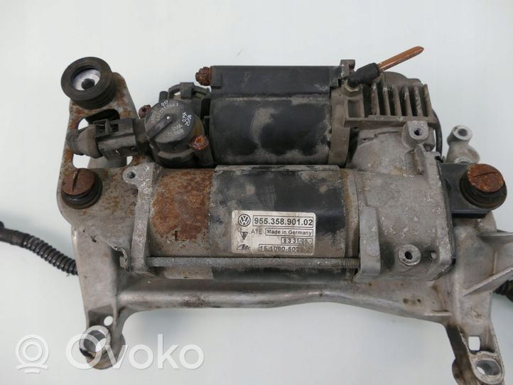 Porsche Cayenne (9PA) Compressore/pompa sospensioni pneumatiche 95535890102