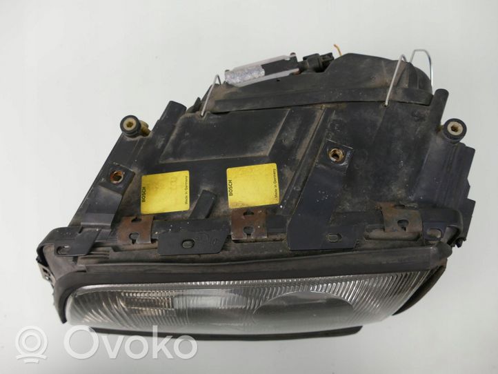 Audi A8 S8 D2 4D Lampa przednia 